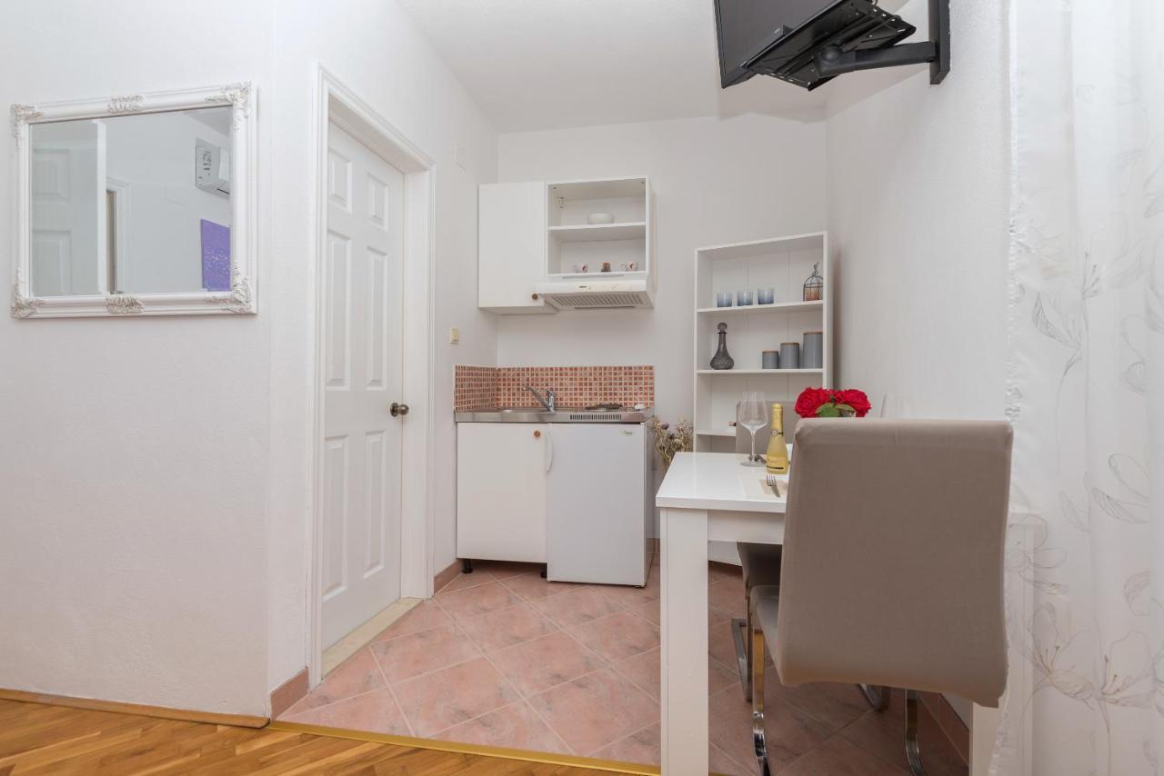 Skiljini Dvori - Studio-Apartman 1 Makarska Bagian luar foto