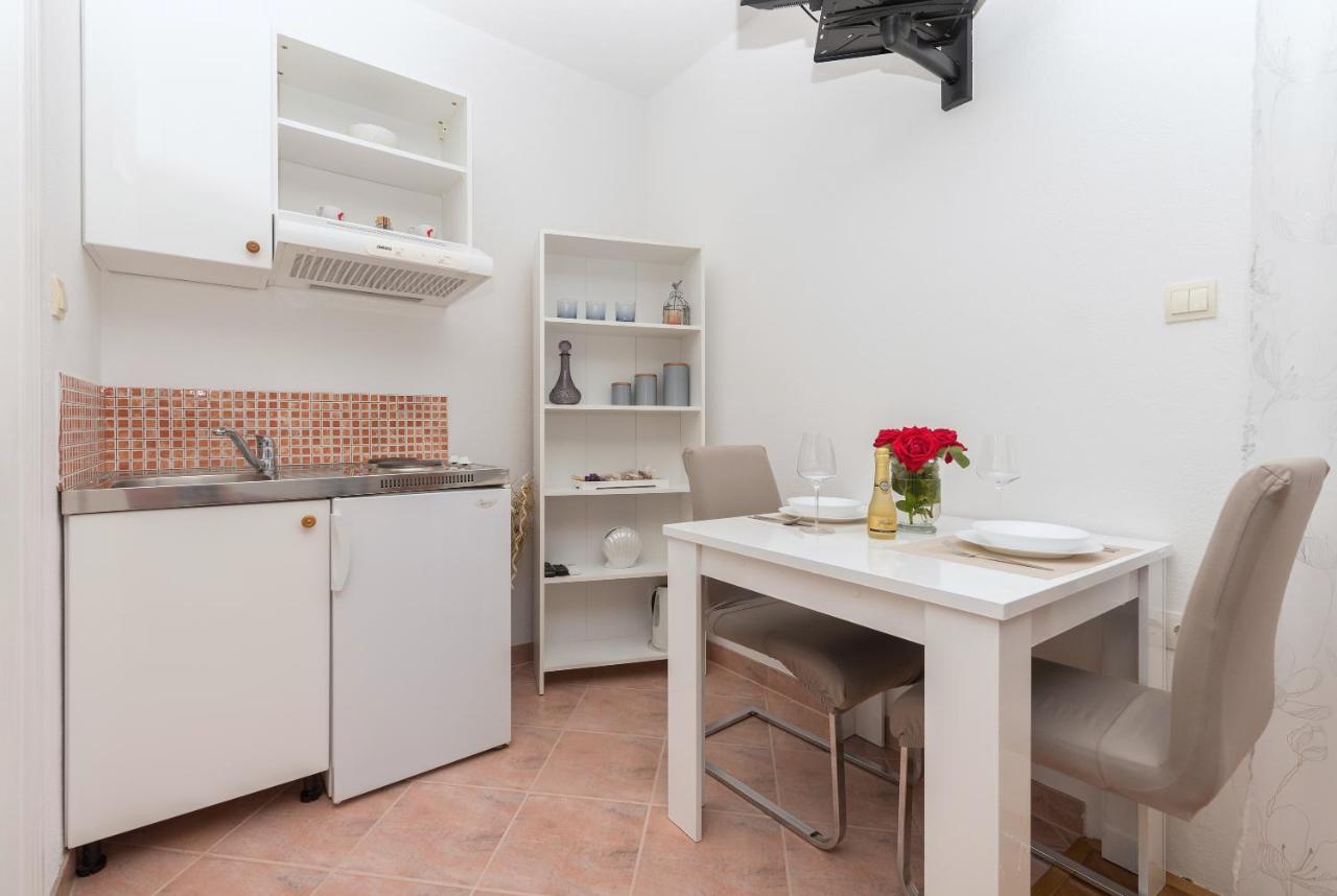 Skiljini Dvori - Studio-Apartman 1 Makarska Bagian luar foto